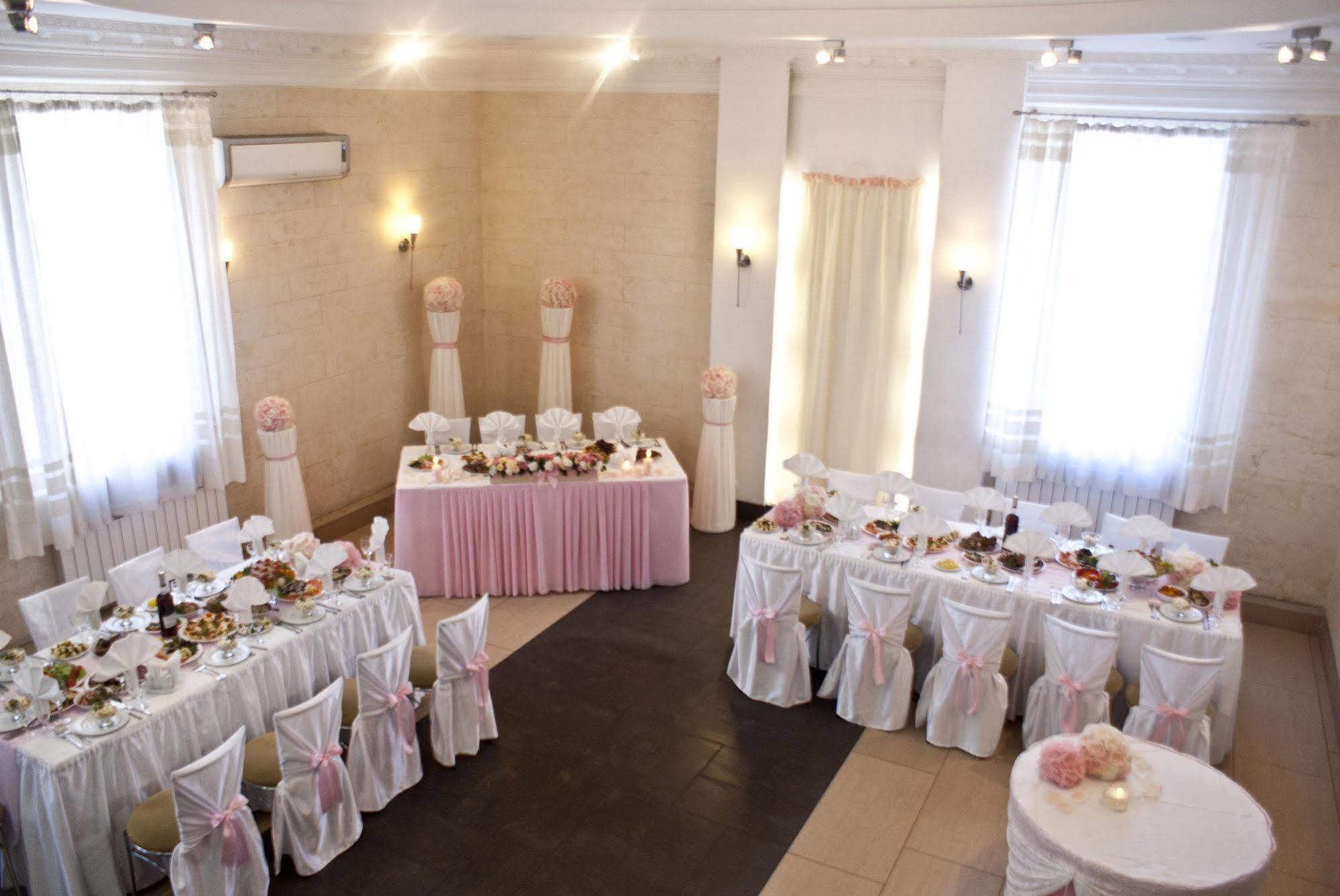 U Fontana Hotel Minsk Eksteriør bilde