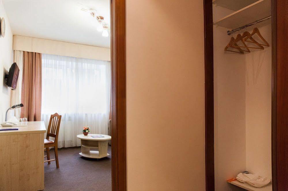 U Fontana Hotel Minsk Eksteriør bilde