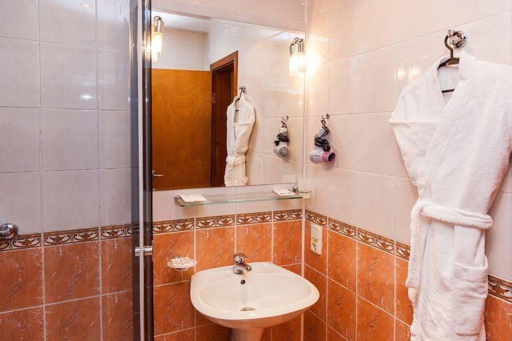 U Fontana Hotel Minsk Eksteriør bilde