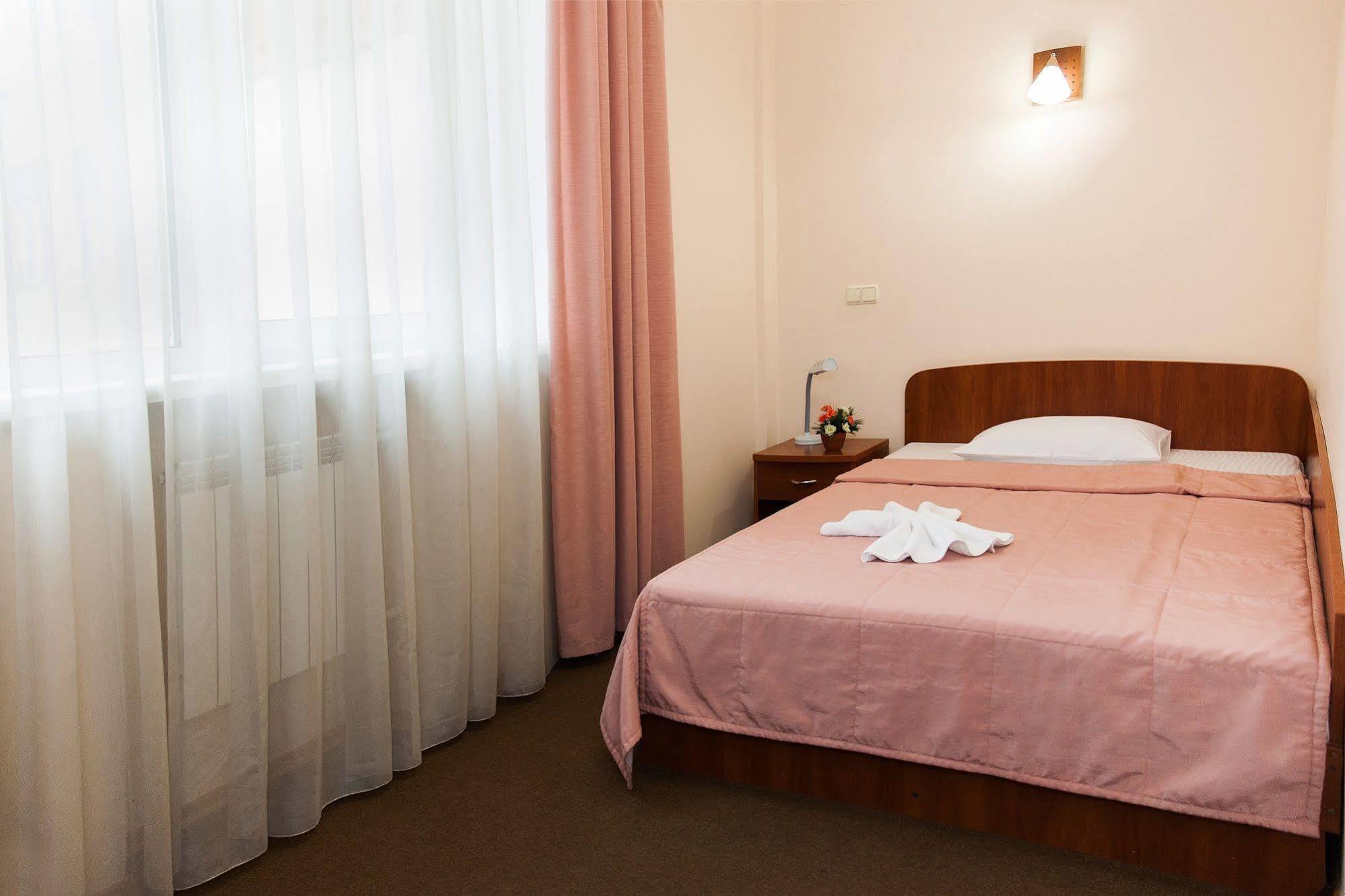 U Fontana Hotel Minsk Eksteriør bilde